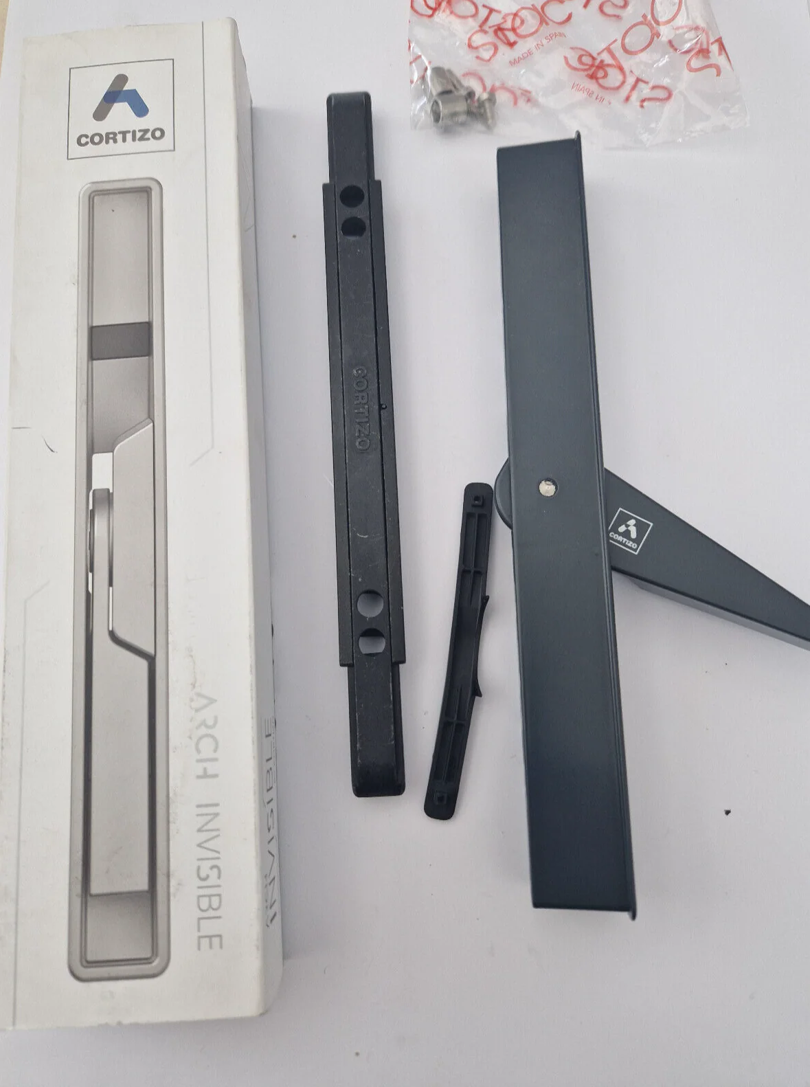 Cortizo- arch Invisible handle- antracite grey RAL7016 - Image 4