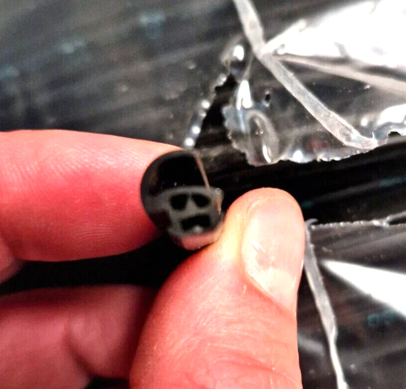 SCHÜCO 224683-Glazing Gasket- 5 metre - Image 3