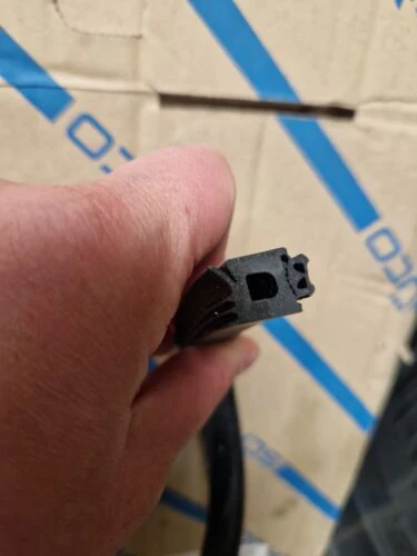 SCHÜCO 244298-Glazing Gasket- 5 metre - Image 3