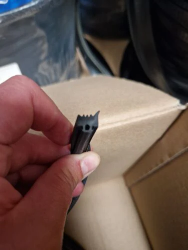 SCHÜCO 284321-Glazing Gasket - 5 metre - Image 4